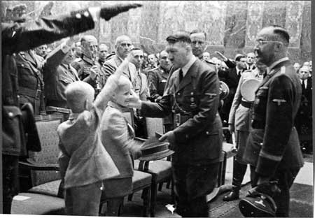 Hitler, Himmler