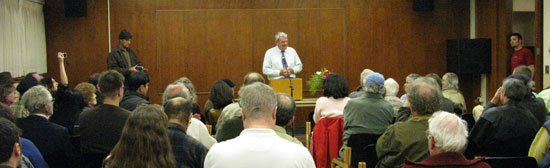 David Irving speaking at the Univ of Eugene Oregon