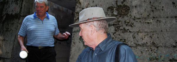 David Irving (left) and Hugo Haig-Thomas exploring Hitler's bunker